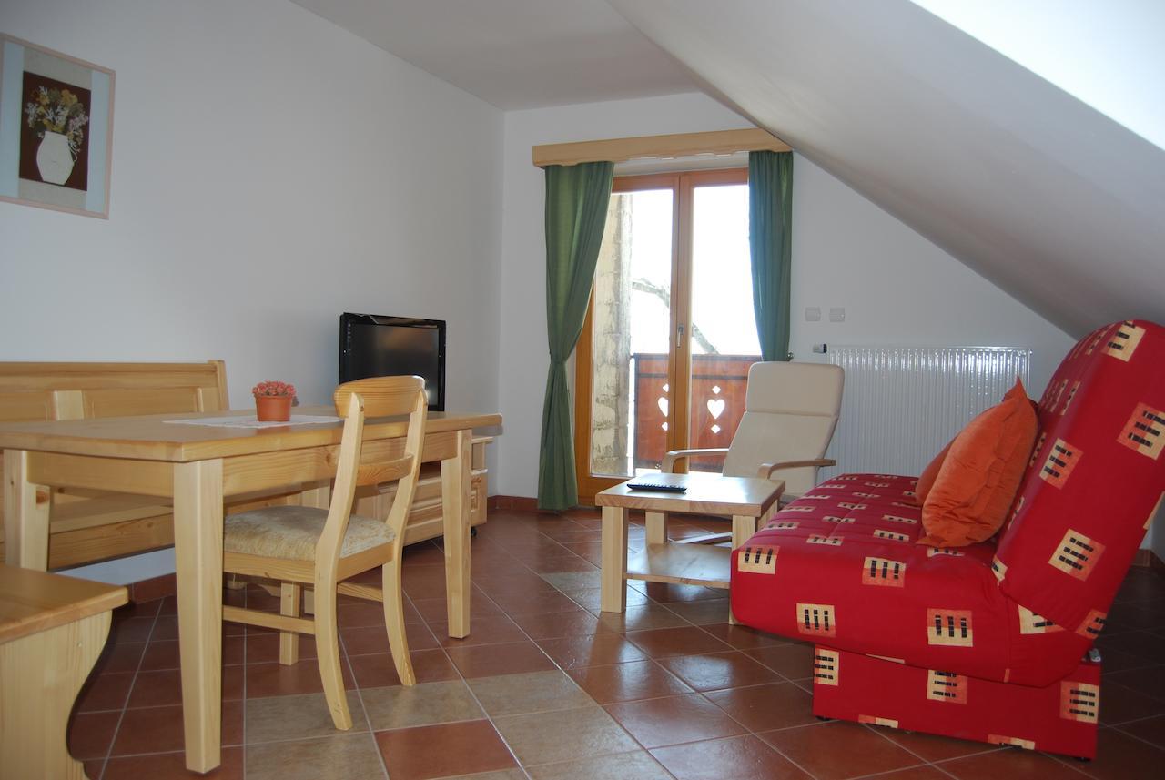 Apartments Organic Tourist Farm Jeglijenk Šentjanž pri Dravogradu Szoba fotó